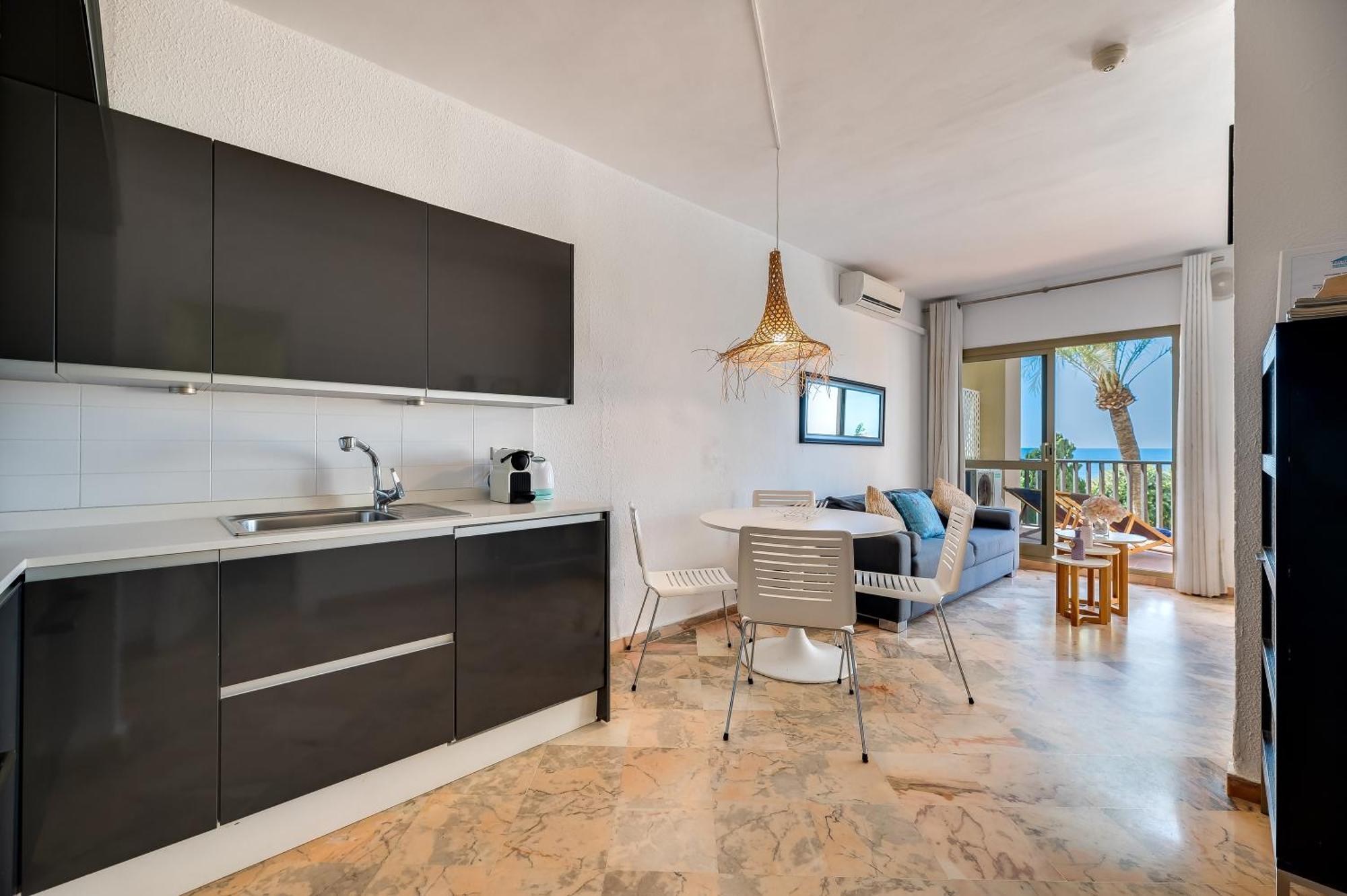 Front Line Beach Studio Apartment Marbella Exterior foto