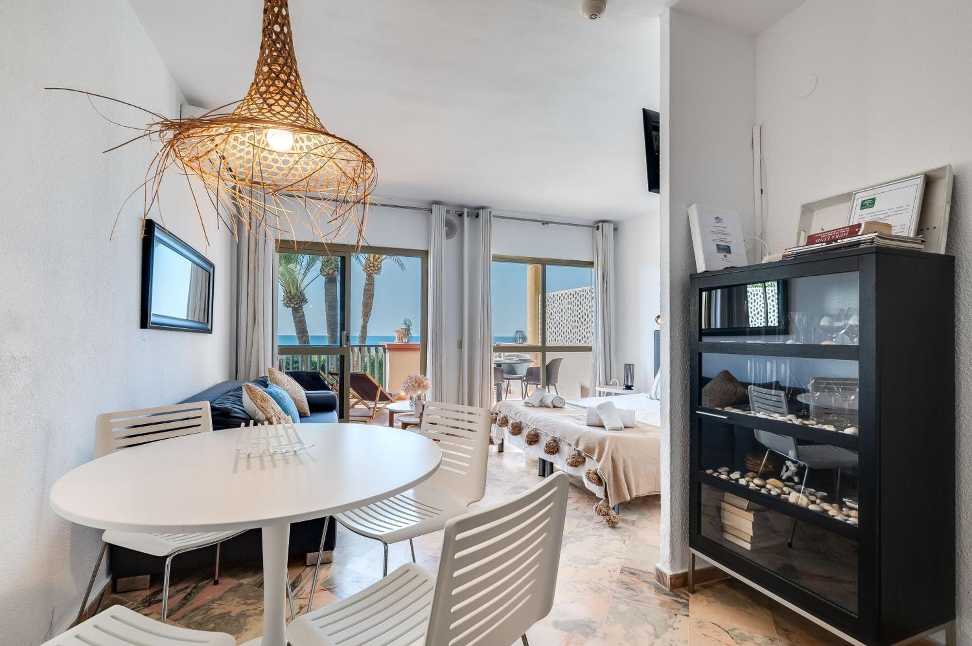 Front Line Beach Studio Apartment Marbella Exterior foto